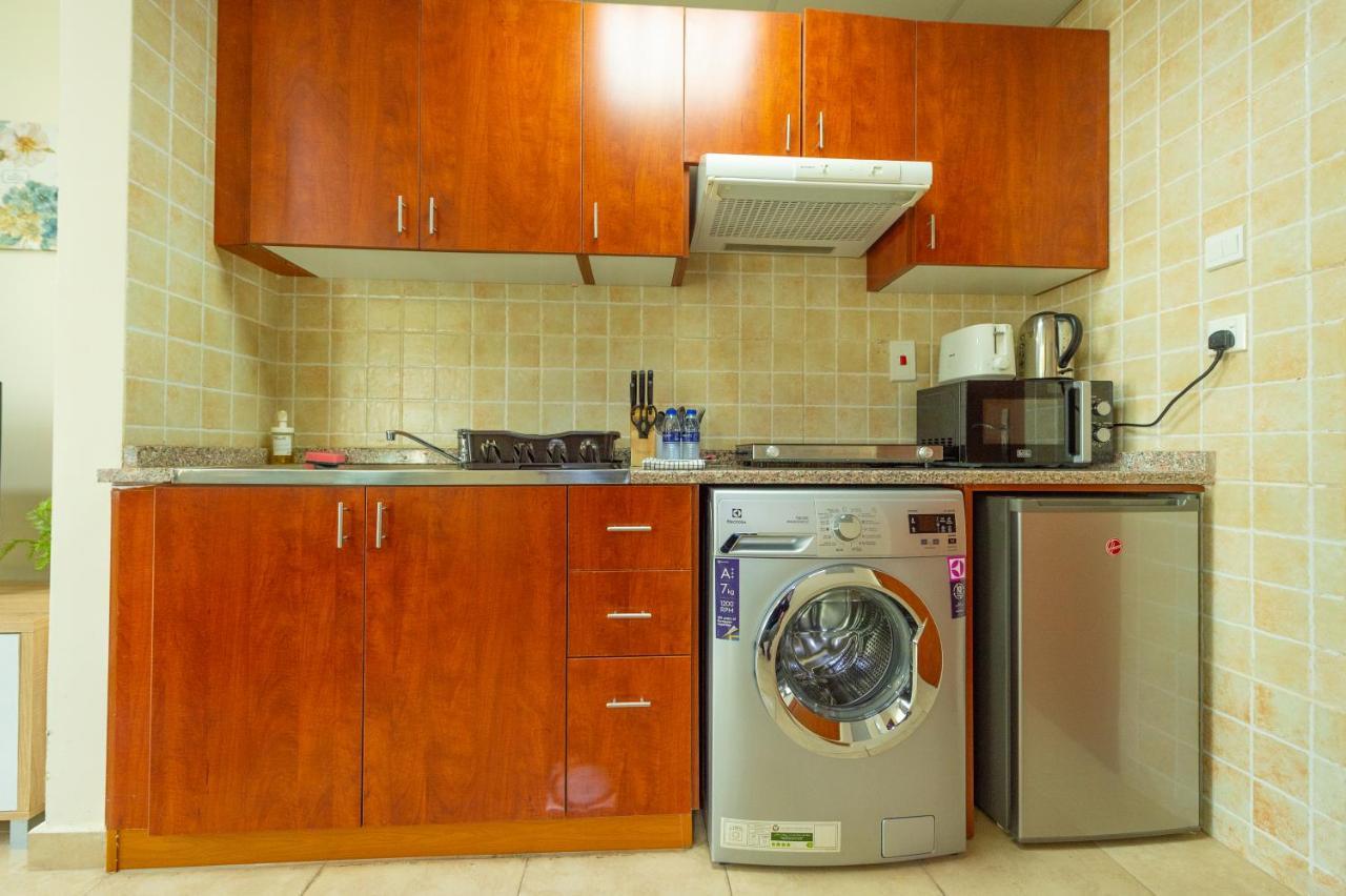 Luxury Escapes - Modern Budget Studio With Balcony In Jlt! Dubai Bagian luar foto