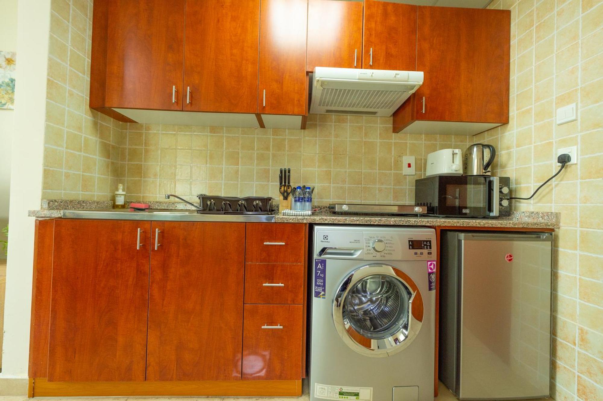 Luxury Escapes - Modern Budget Studio With Balcony In Jlt! Dubai Bagian luar foto